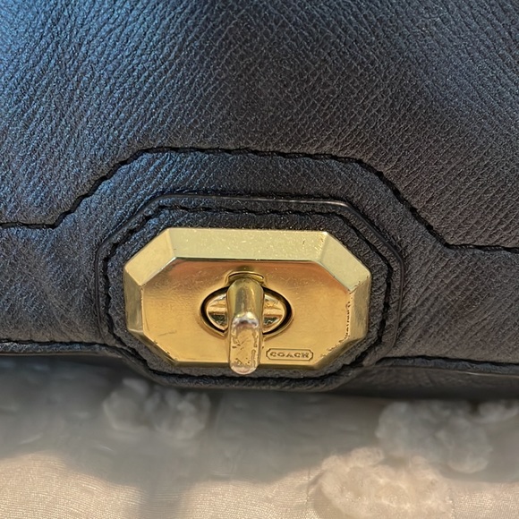 Coach Campbell Turnlock Satchel F25508 - Picture 2 of 15